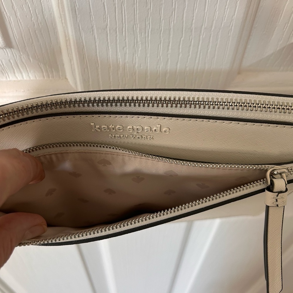 NWT KATE SPADE Leather Bag, Zip Crossbody, CAMERON, White. - Picture 5 of 8